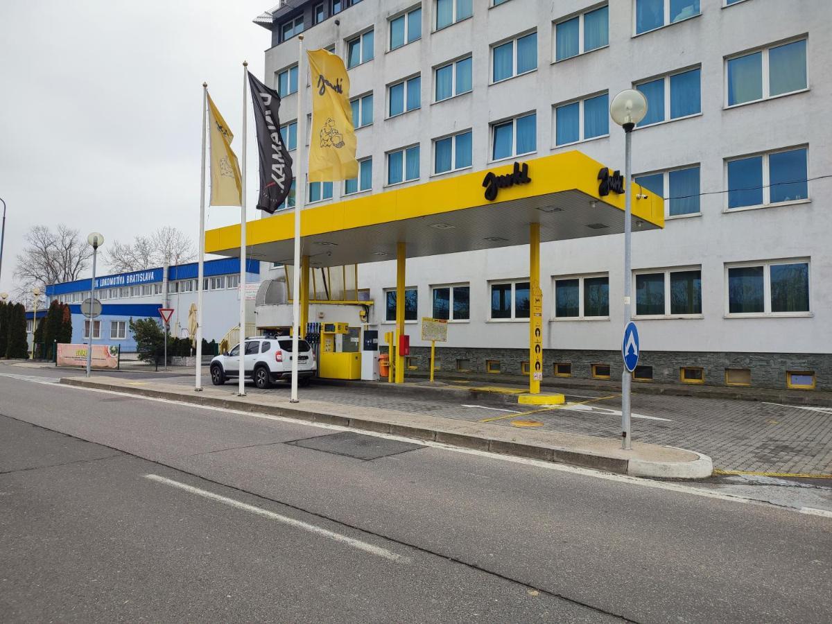 Hotel Jurki Dom ブラチスラヴァ エクステリア 写真