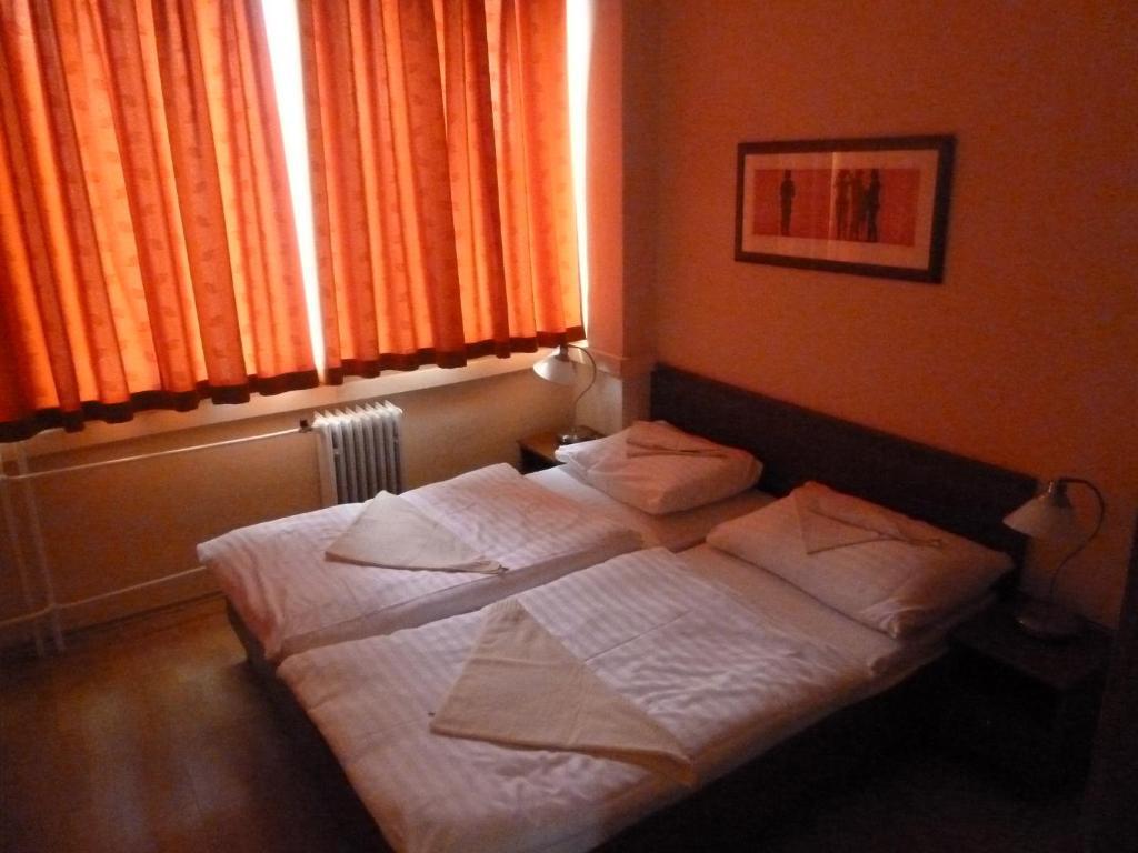 Hotel Jurki Dom ブラチスラヴァ エクステリア 写真