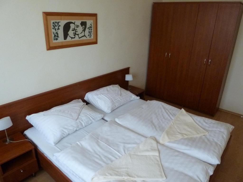 Hotel Jurki Dom ブラチスラヴァ エクステリア 写真