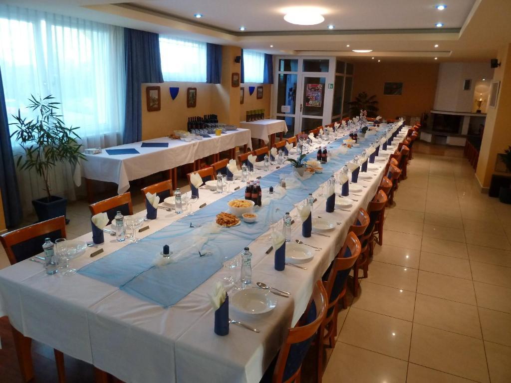Hotel Jurki Dom ブラチスラヴァ エクステリア 写真
