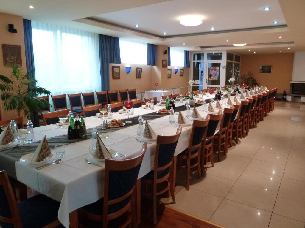 Hotel Jurki Dom ブラチスラヴァ エクステリア 写真